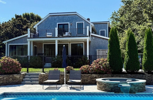 Dazzling High End Home with Heated Pool, Spa and Guest House RPAM013