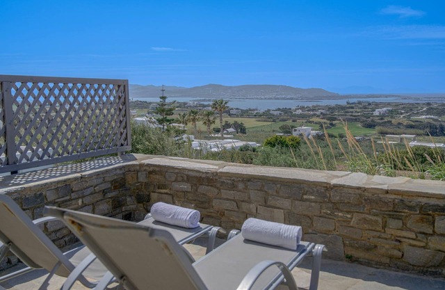 Dazzling Paros Villa | 3 Bedrooms | Villa Contessa | Large Furnished Veranda.