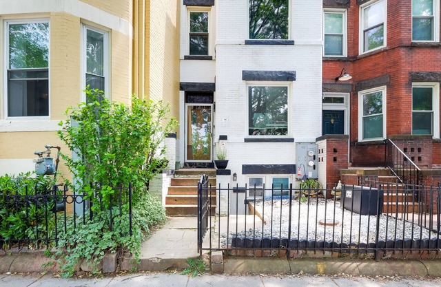 DC Vacation Rental ~ 1 Mi to National Mall!