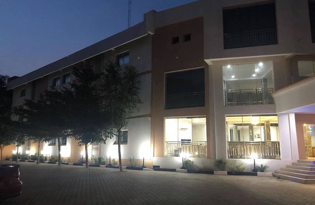 De Guest Pride Hotel and Suites