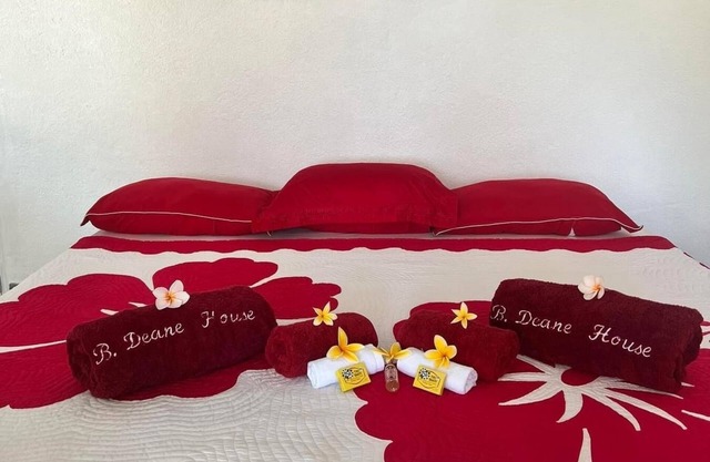 DEANE HOUSE Large, fully-equipped studio located in the city center.