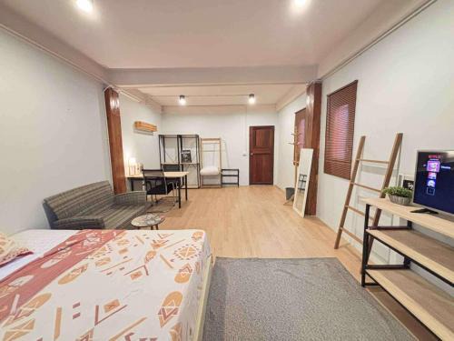 Dec Room at Shine Haus BangSue