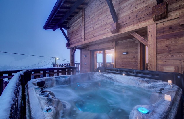 Decadent Chalet which sleeps 12-14 with Hot Tub and Mountain views (wheelchair access)