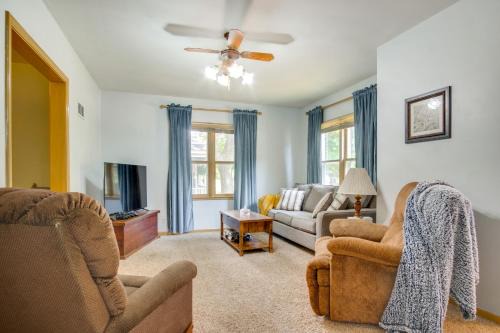 Deck and Spacious Yard Family Home in Rock Rapids!