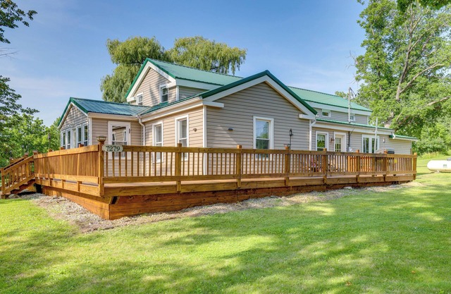 Deck & Hot Tub: Pet-Friendly Seneca Lake Home!
