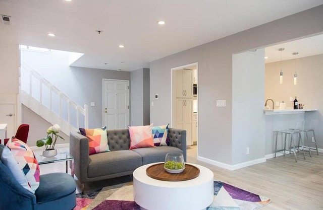 Deep Cleaned Modern and Luxurious 2BR Home at Stanford Palo Alto