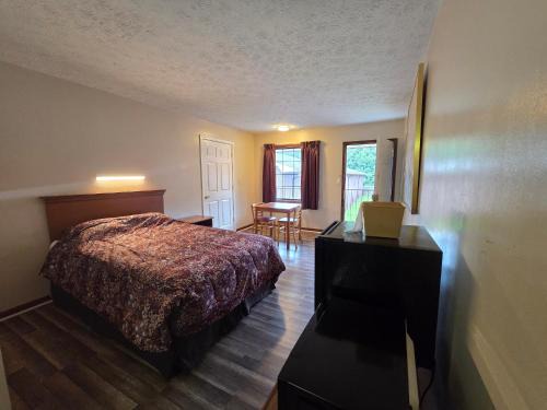 Deerfield Lodge
