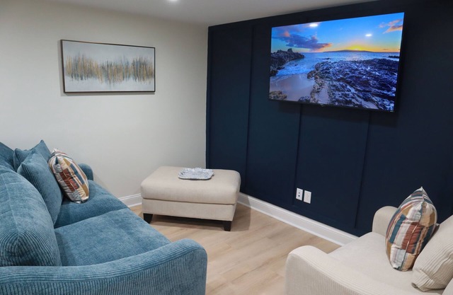 Deja Blue at the beach! within 1.5 mile from the beach with boat parking!