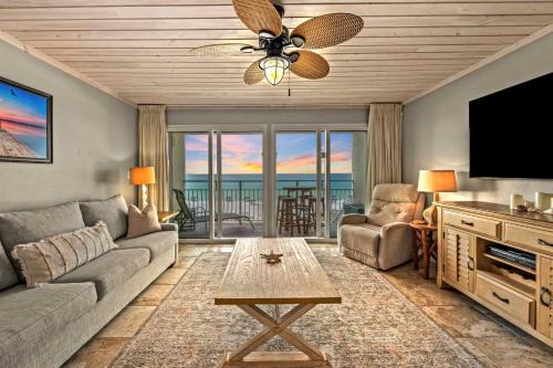 Deja View Beachfront Sunrise Beach Svc Included