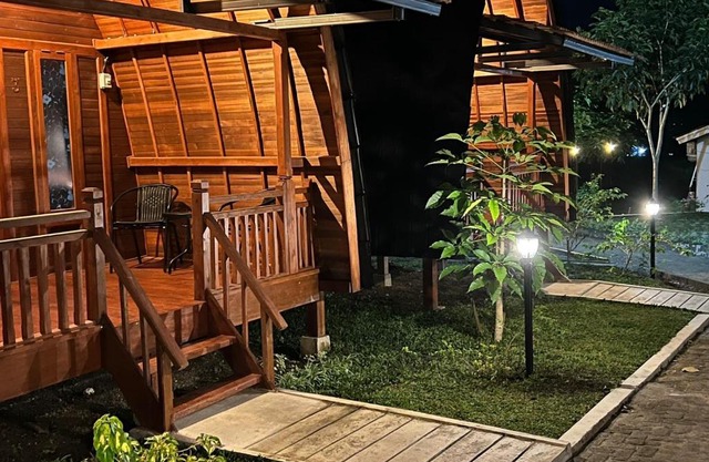 Dekamil Cottage Villa Kebun