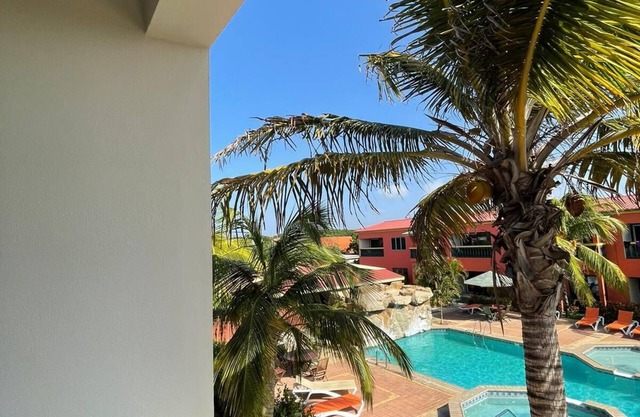 Del Rey Apartments