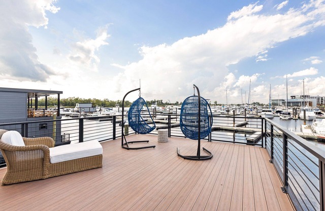 Delight @ The Cove Riverwalk Villas