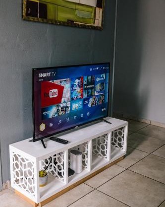 Delightful 1,5 Bedroom Flat in Germiston with WI-FI