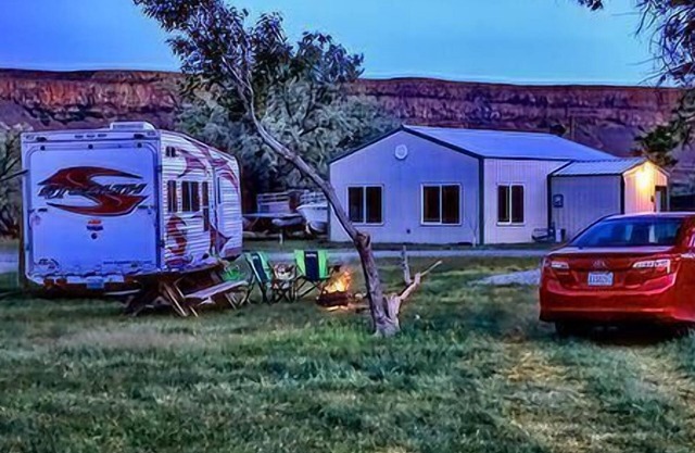 Delightful 2 bedroom Home at the Blue Lake