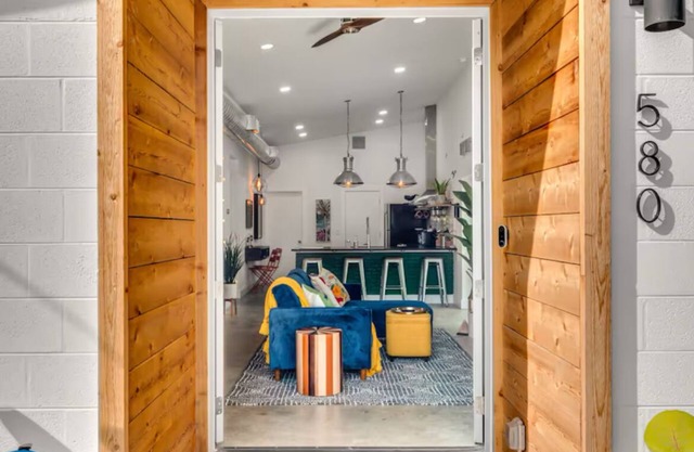 Delightful 3-bedroom house close to downtown St. Augustine and beaches