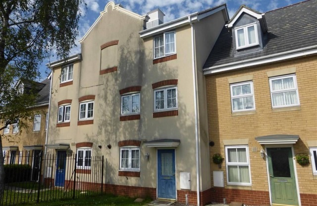 Delightful 4 double bedroom, 3 bathroom and 2 cloakroom house