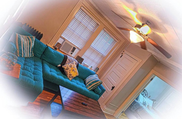 Delightful and relaxing downtown getaway in flourishing Huntsville, Alabama.
