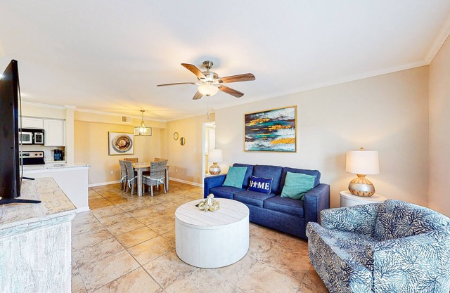 Delightful coastal gem with pool, hot tub, private balcony, fast WiFi & AC