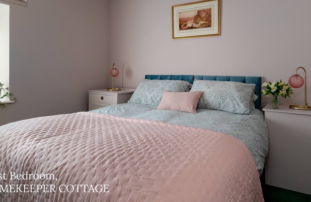 Delightful Cottage, Countryside Views, Swimming Pool & Exmoor & Dogs.