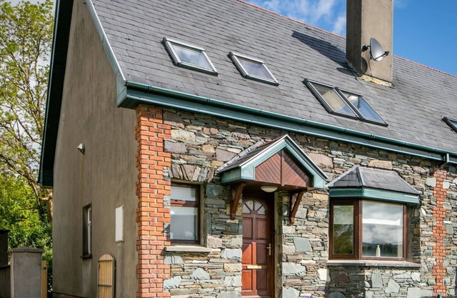 Delightful cottage just steps from Kenmare town