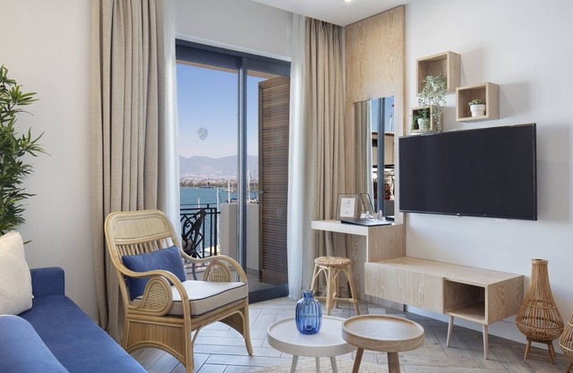 Holiday Experience Ada Dreams City Suit 