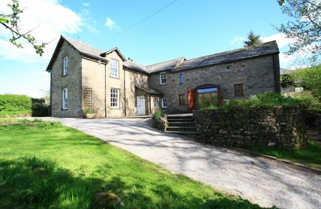 Delightful holiday home offers views over Dentdale with Whernside