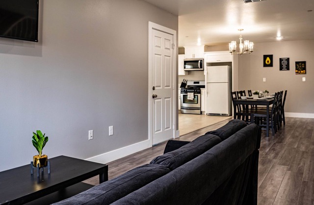 ◇Delightful & Modern 4BR Home in LA◇ Newly built~N