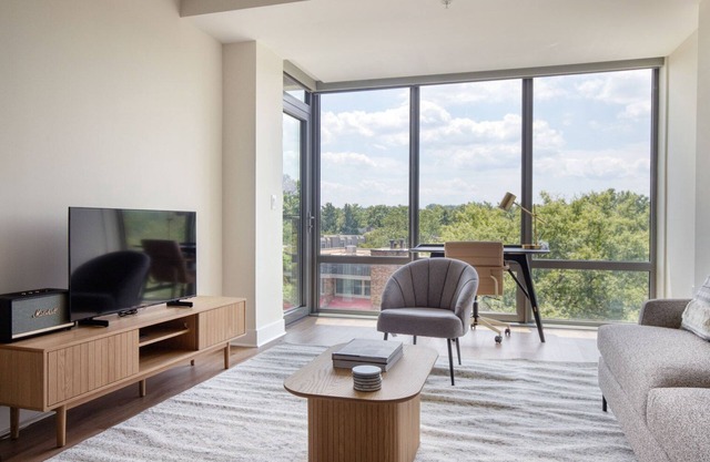Delightful Pentagon City 1BR w/Pool & Gym, nr Downtown, by Blueground