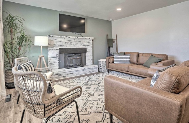 Delightful Pet-Friendly Homestead w/ Fire Pit