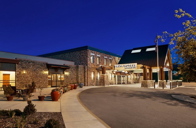 Delta Hotels by Marriott Helena Colonial