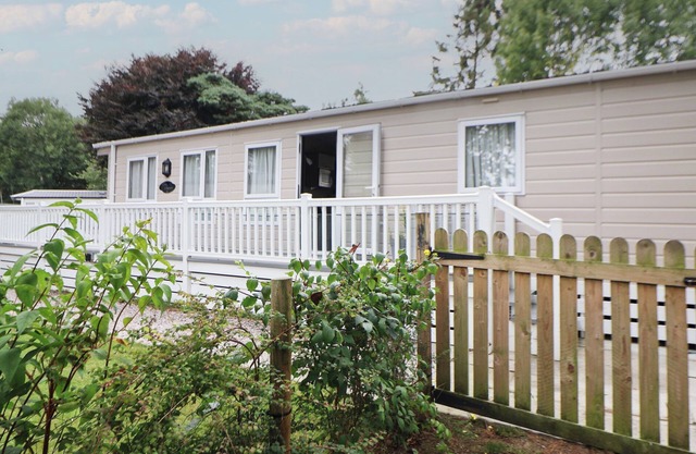 DELTA SUPERIOR, pet friendly, with a garden in Ruthin