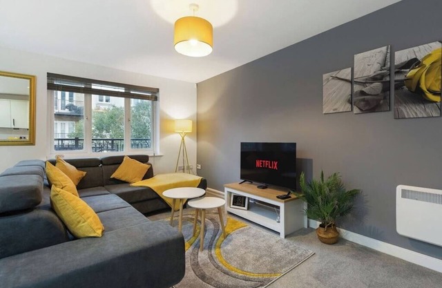 ★Deluxe 2 bed flat w/free parking★