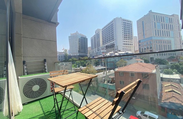 Deluxe 2 Bedrooms Balcony Residence