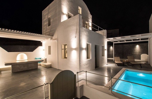 Deluxe 2BR Villa with Jacuzzi, Sea View & Terrace