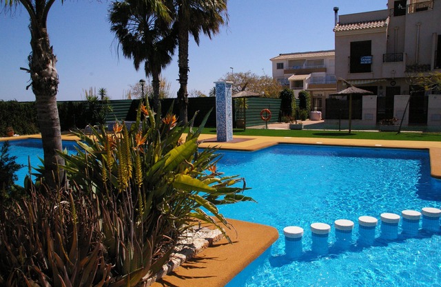 Deluxe 3 bed 2 bath Villa, Wifi, UK TV, Pool, Local Amenities