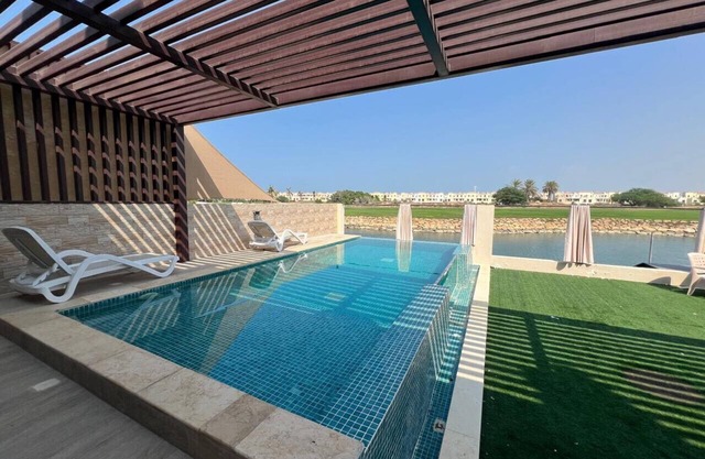 Deluxe 4Bedroom villa with Private swimming pool