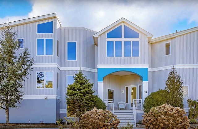 Deluxe 6 Bedroom home in Loveladies with Pool!