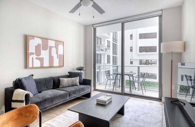 Deluxe Downtown Fort Lauderdale 1BR w/W/D, Pool & Gym, by Blueground