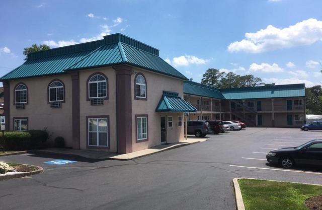 Deluxe Inn