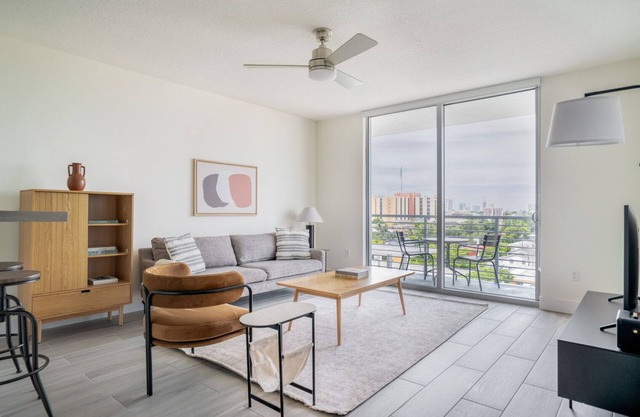 Deluxe Little Havana 1BR w/Pool & Gym, near Restaurants, by Blueground