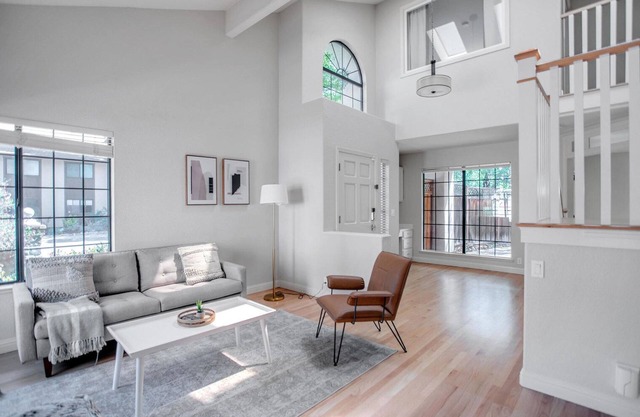 Deluxe Menlo Park 3BR w/Outdoor Space, nr Groceries, by Blueground