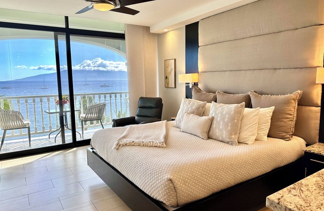 Deluxe Ocean and Beach Front studio - Lahaina Shores 623