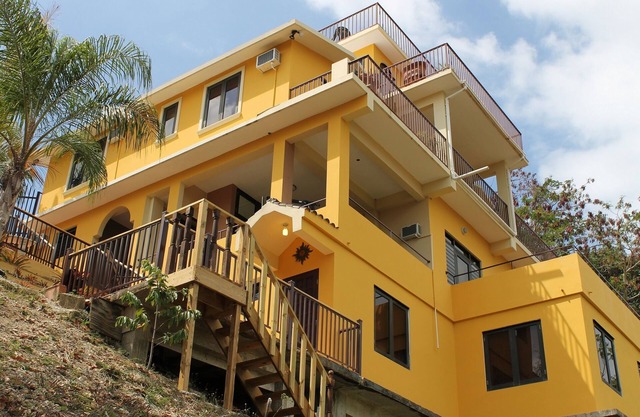 Deluxe Suite with 2 Bedrooms and Spa Room Featuring Luxurious Jetted Bath