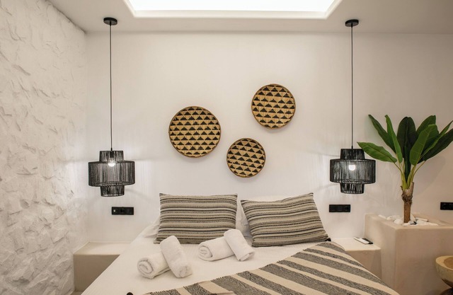 Deluxe triple room in Naxos town (access to shared pool)