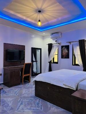Dench Hotel and Suite