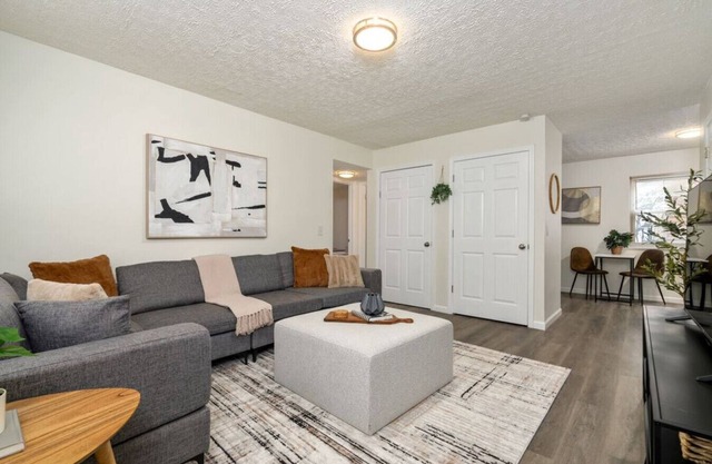 Denney at the Quad- 2BR 1BA Apt| North Campus