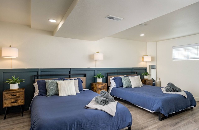 Denver Emerald - Queen Beds, Quiet Retreat Near RiNo & Red Rocks