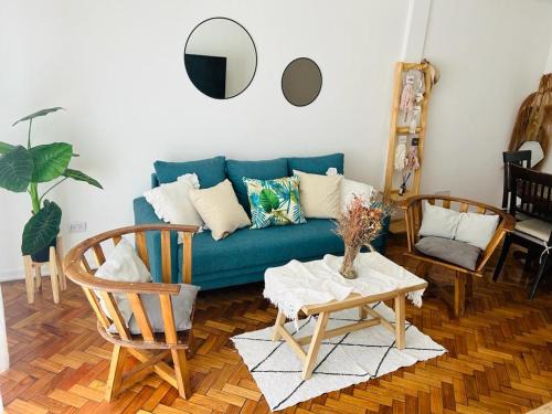 Departamento 3 ambientes con patio, terraza y parrila