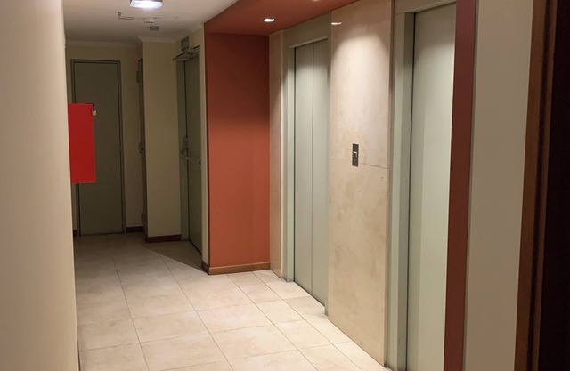 Departamento amplio frente parque sarmiento a 1 cuadra de terminal y centro