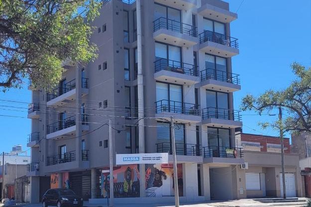 Depto Edificio Vias Gualeguaychú, excelente